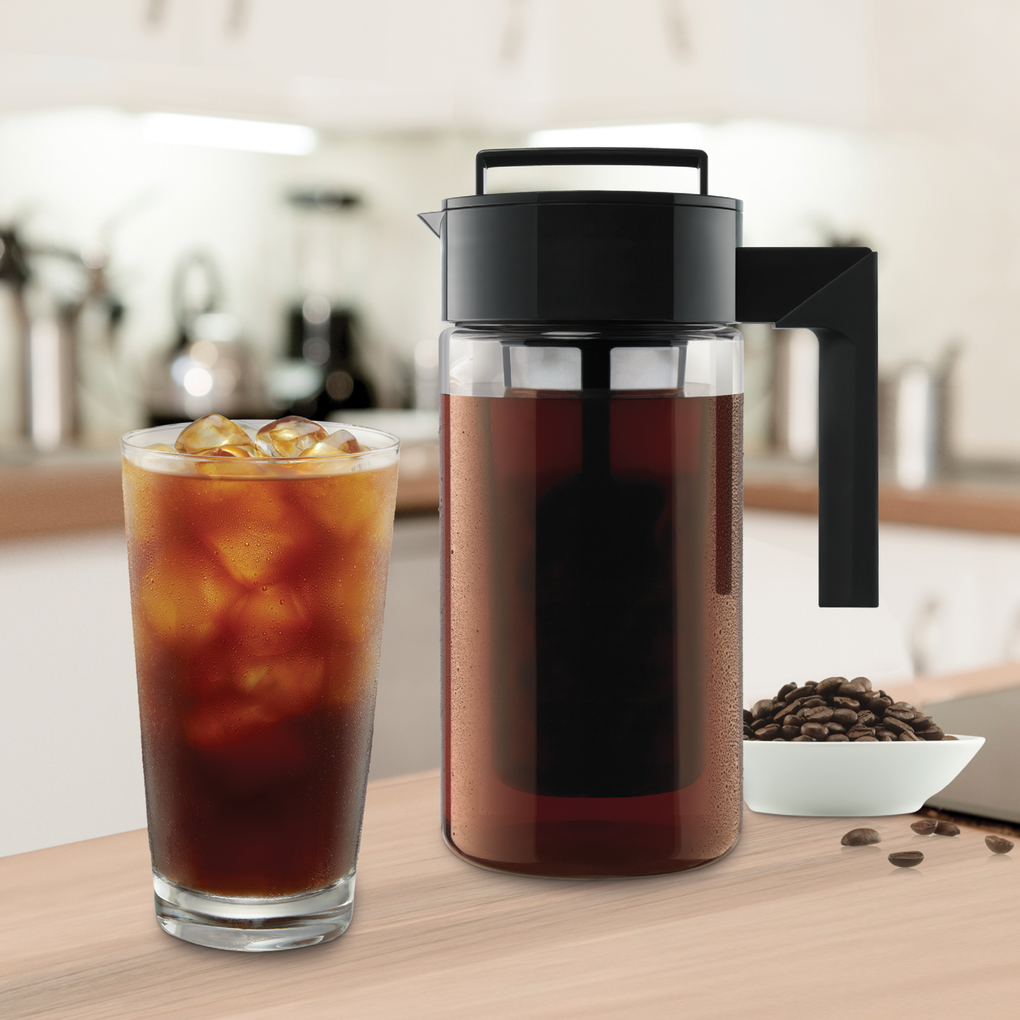 cold-brew-coffee-maker-k2 10310-ColdBrewCoffeeMaker-1qt-lifestyle2.png